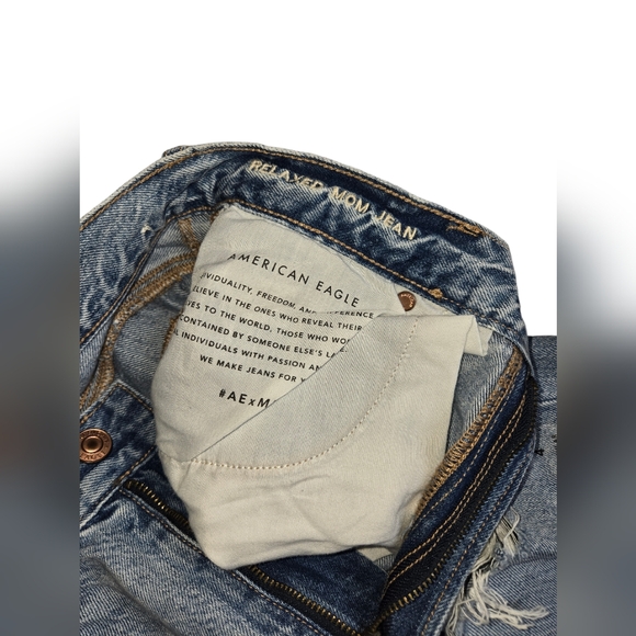 American Eagle ripped distressed relaxed mom jeans regular size 4 - Picture 5 of 8